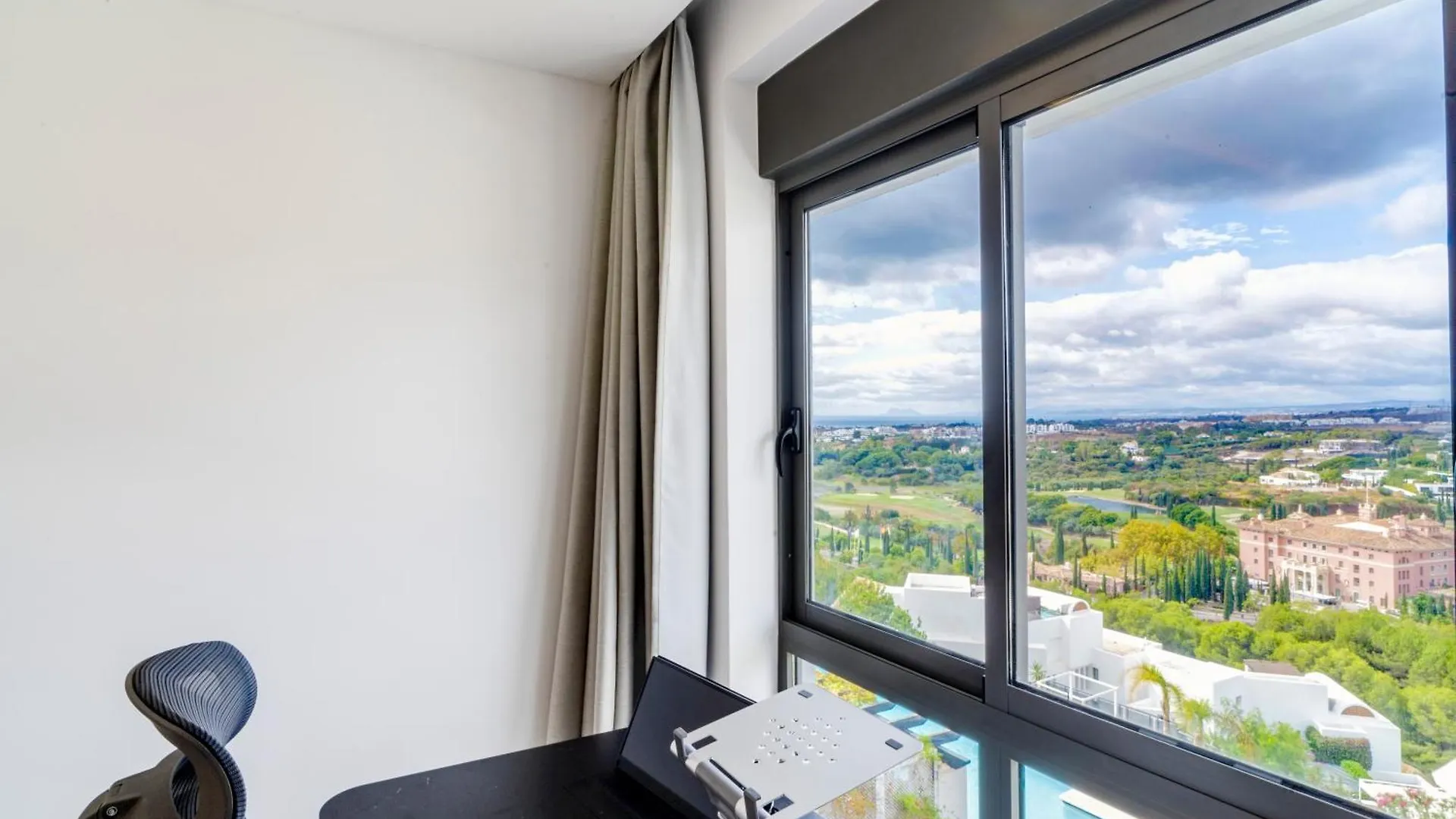 Conde Nest Flat With Wouw Views Apartment Estepona