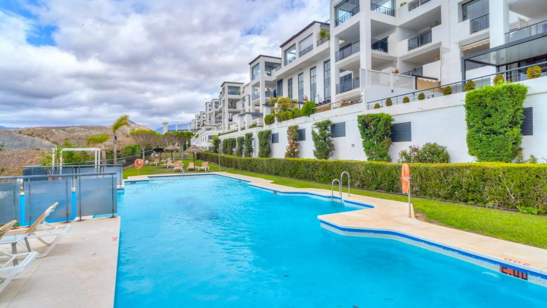 Conde Nest Flat With Wouw Views Apartment Estepona Spain